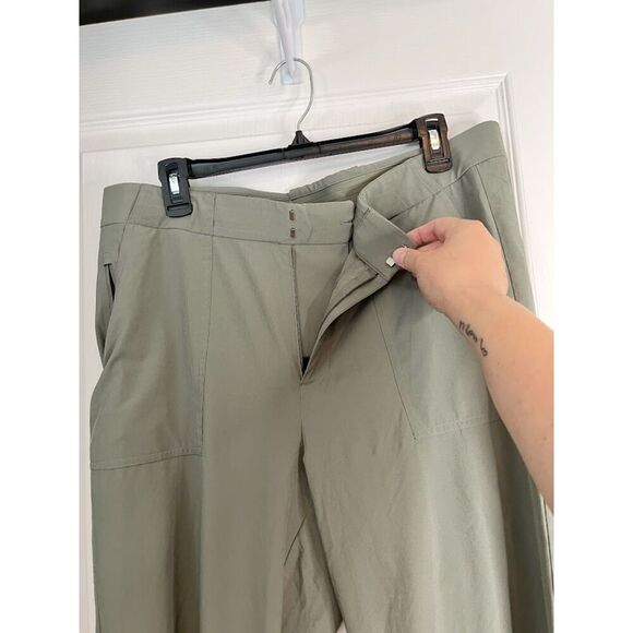 Athleta Tribeca Utility Crop Wide Leg Lightweight Pocket Pants - Picture 8 of 14